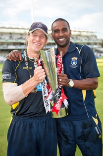 Jimmy Adams and T20 Captain, Dimi Mascarenhas lift the cup