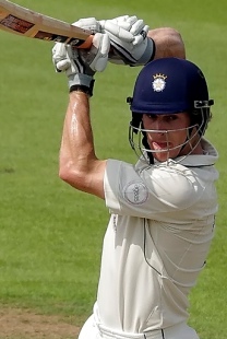 Adams-Whites-Bat-Northamptonshire-AgeasBowl-NJM-1-208