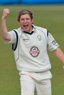 Dawson-Whites-Ball-Leicestershire-AgeasBowl-LMI-1-208
