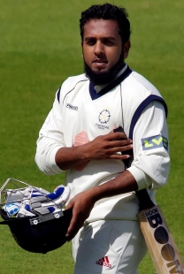 Shafayat-Whites-Bat-Derbyshire-AgeasBowl-Marshall-2-208