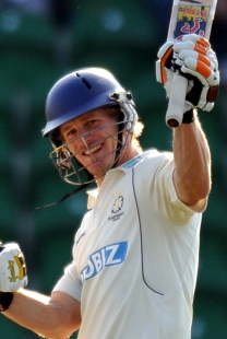 Adams-Ervine-Whites-Bat-Somerset-Taunton-HarryTrump-1-208