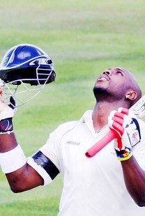 Carberry-Whites-Bat-Yorkshire-RoseBowl-Zee-14-208
