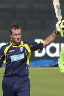 Ervine-Colours-Bat-Leicestershire-RoseBowl-Marshall-2-208