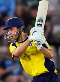 Vince-T20-Bat-Surrey-RoseBowl-Zee-1-208